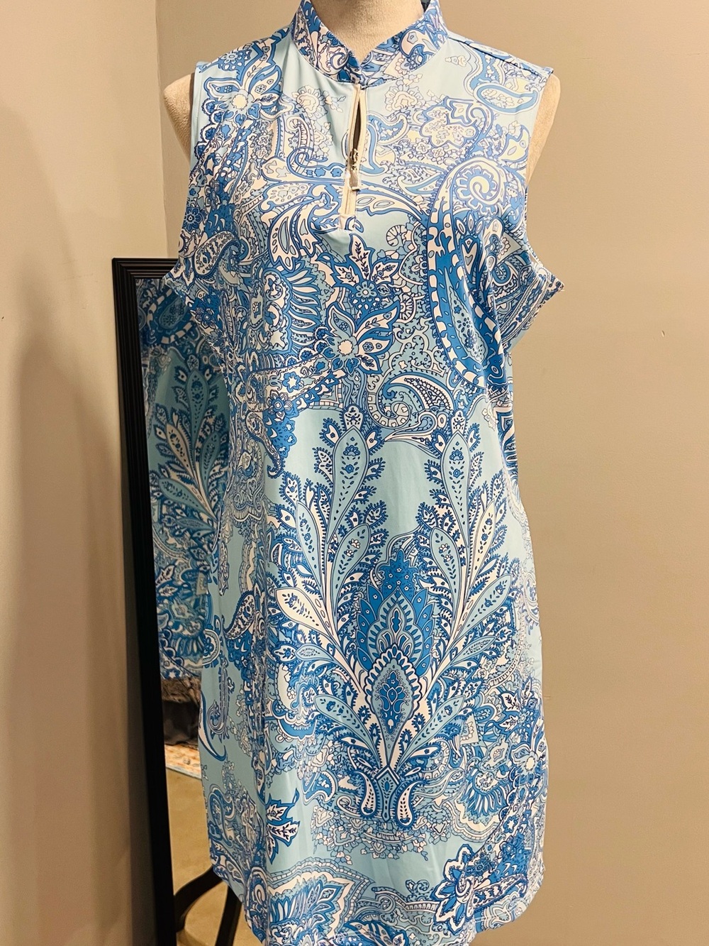 ACEGOLFS
Pretty Feminine Sleeveless 36.5 Inch Dress UPF50+